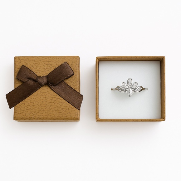 Jewelry - Crown-Inspired Adjustable Ring – Non-Tarnish Silver